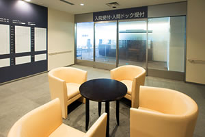 入院受付入口/入院受付写真入る