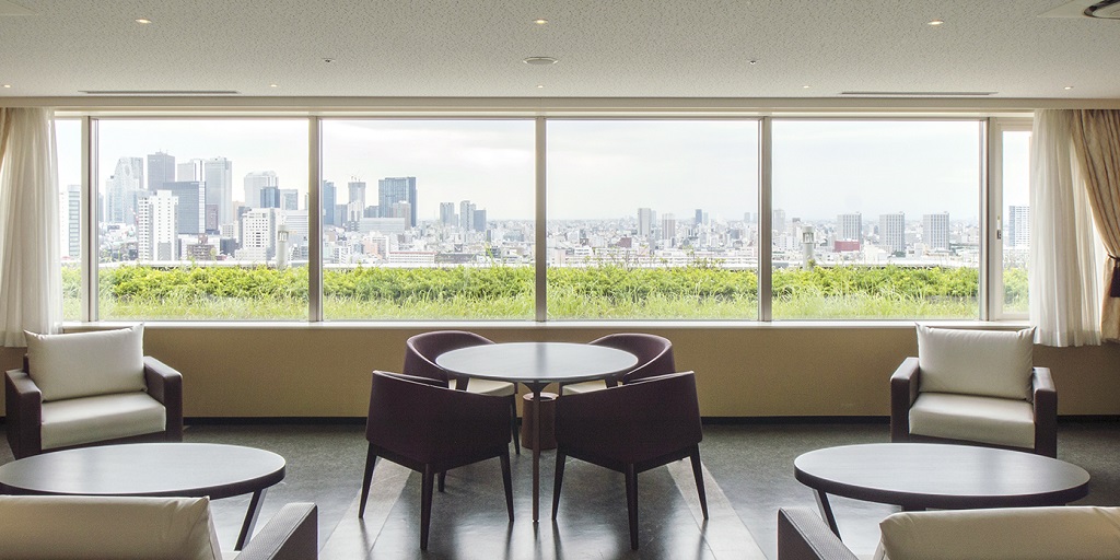 スタッフステーション前ロビーから外を眺めた景色